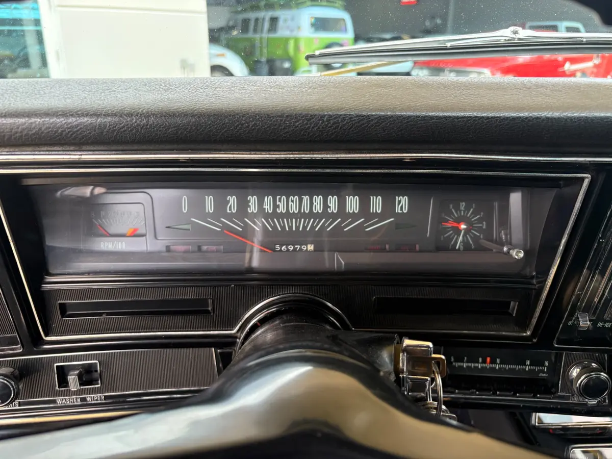 Vehicle photo 43