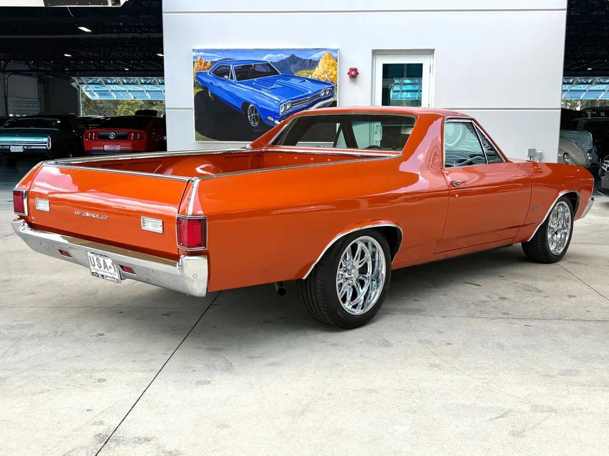 Vehicle photo 6