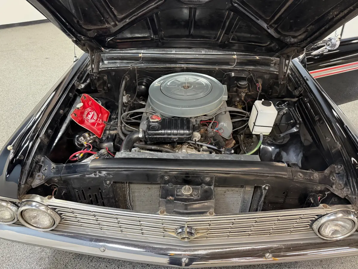 Vehicle photo 12