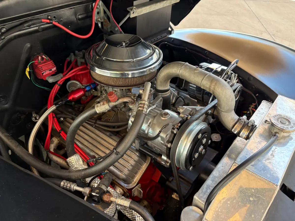 Vehicle photo 26