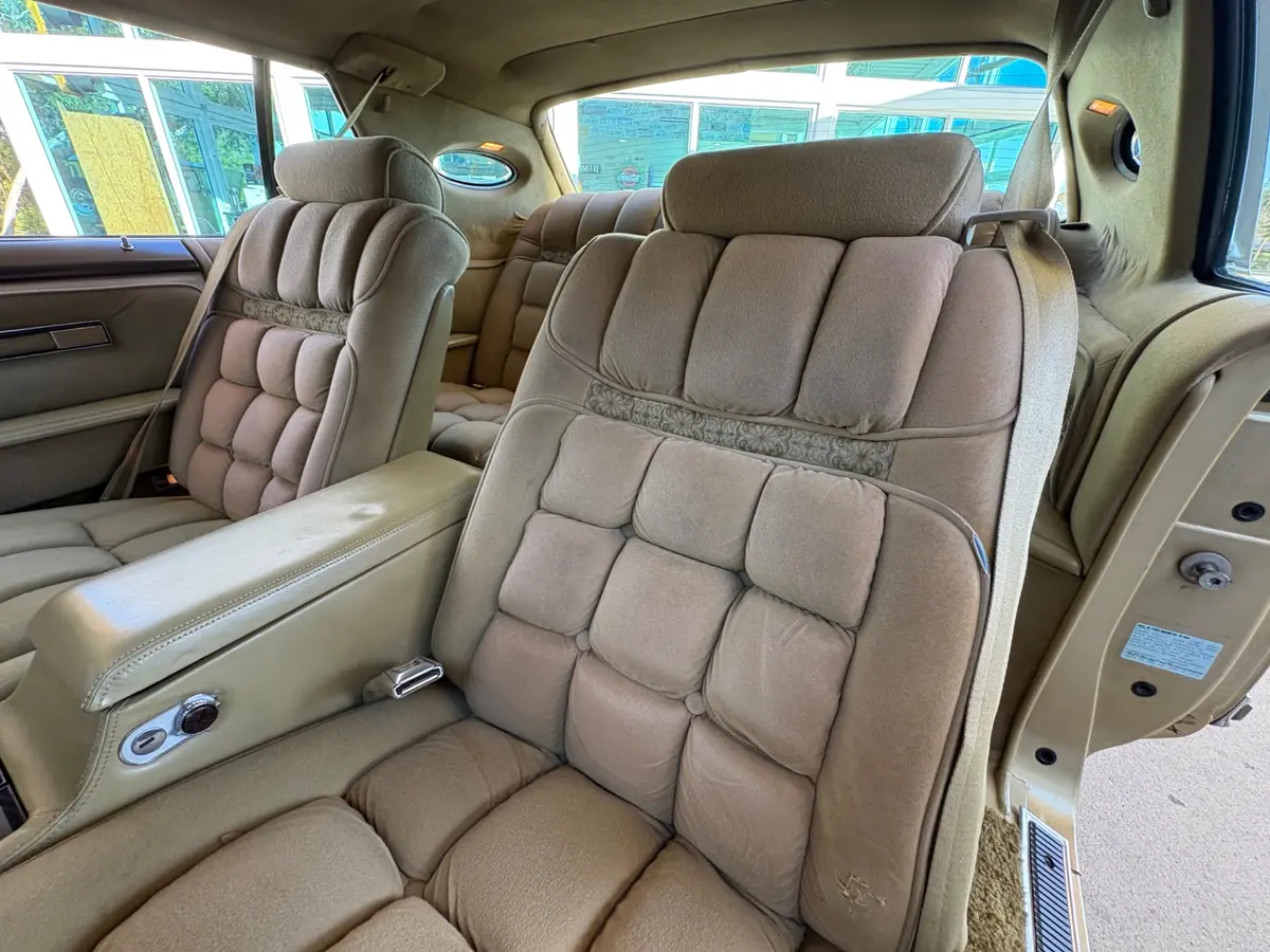 Vehicle photo 36