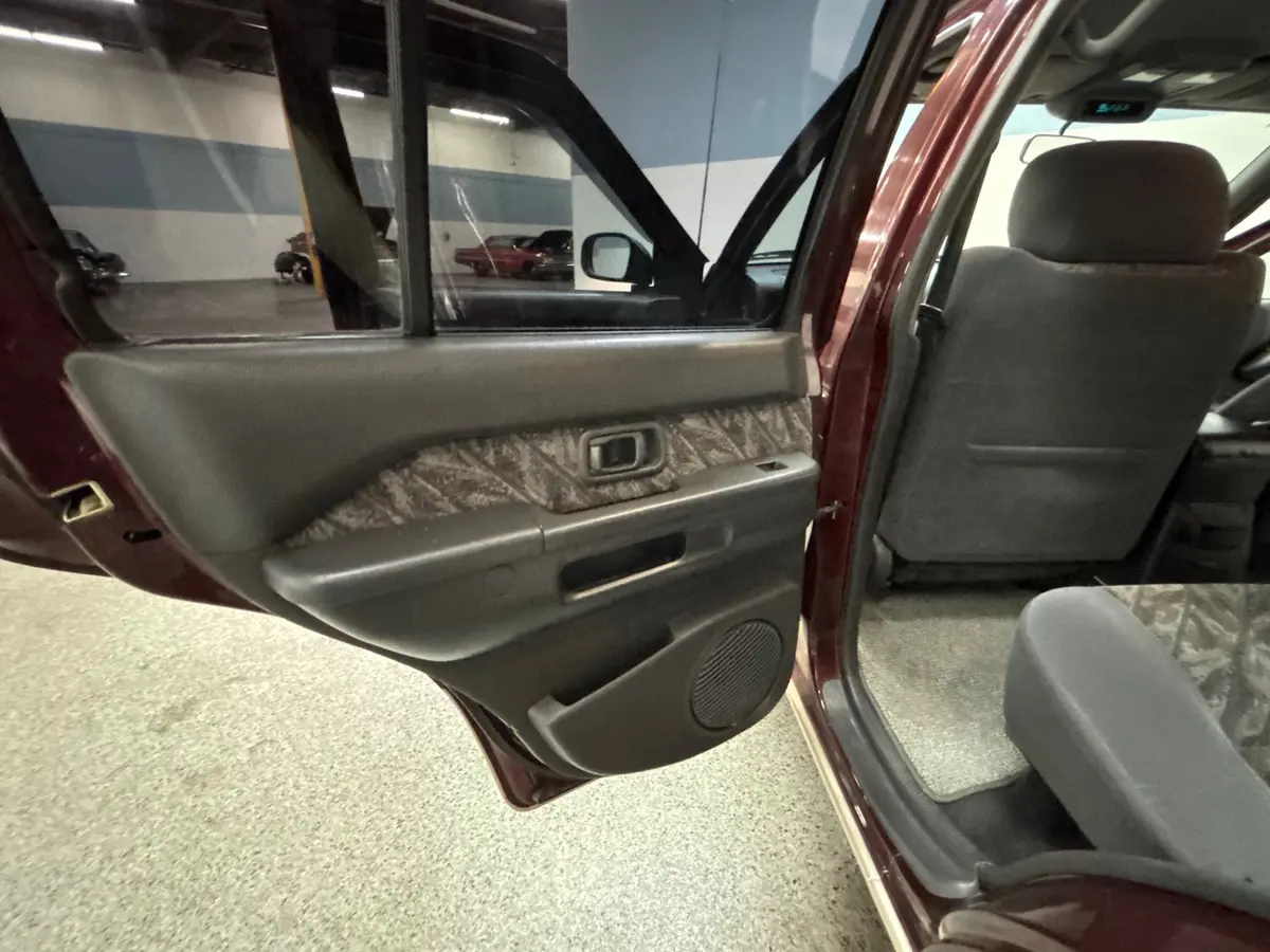 Vehicle photo 31