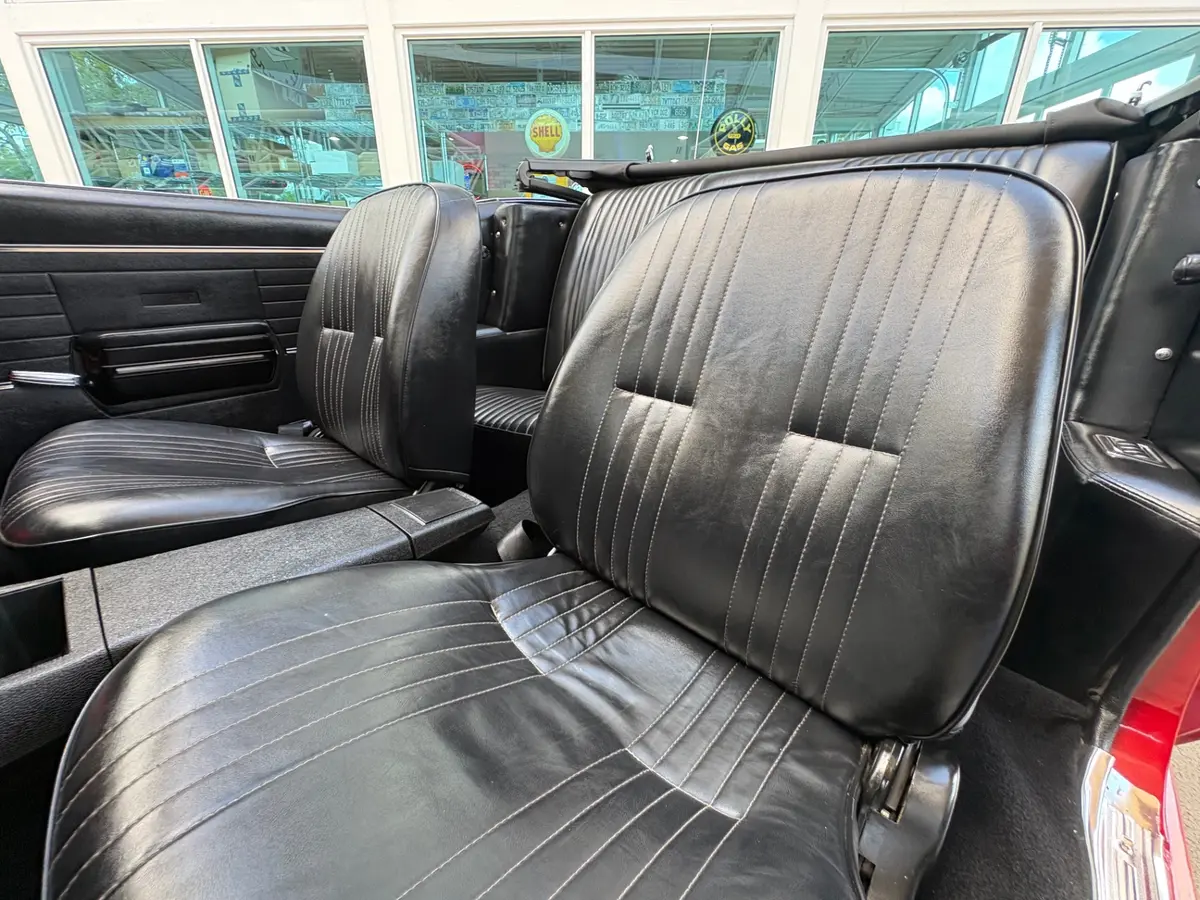 Vehicle photo 38