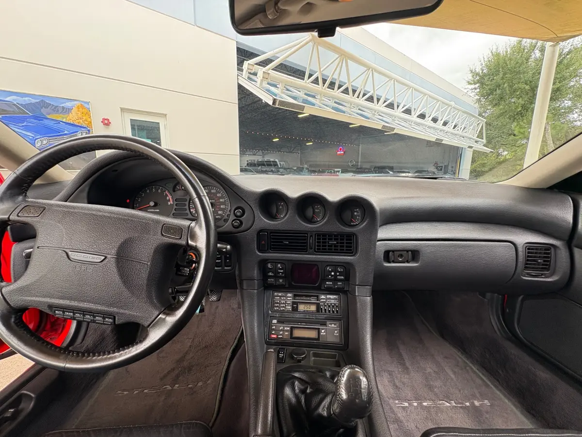 Vehicle photo 38