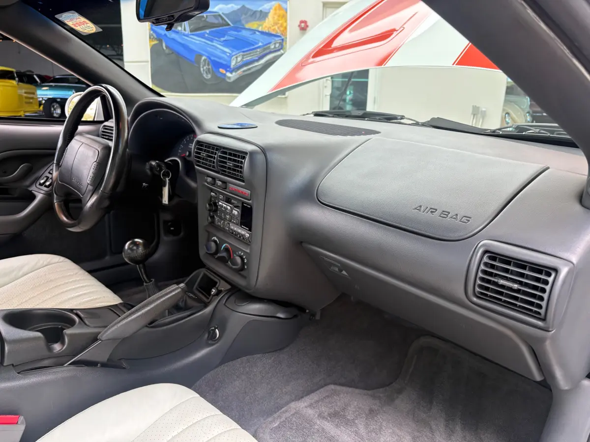 Vehicle photo 36