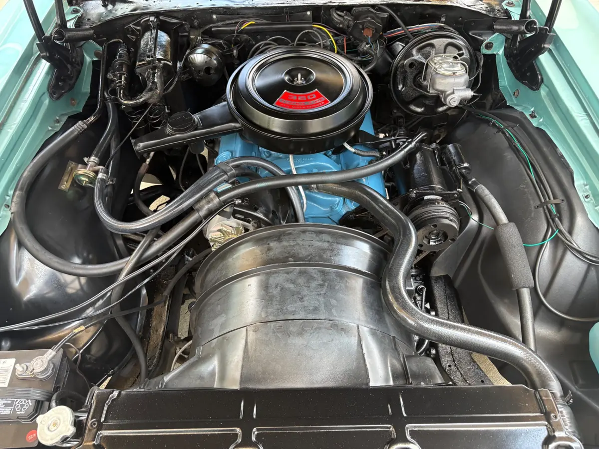 Vehicle photo 32