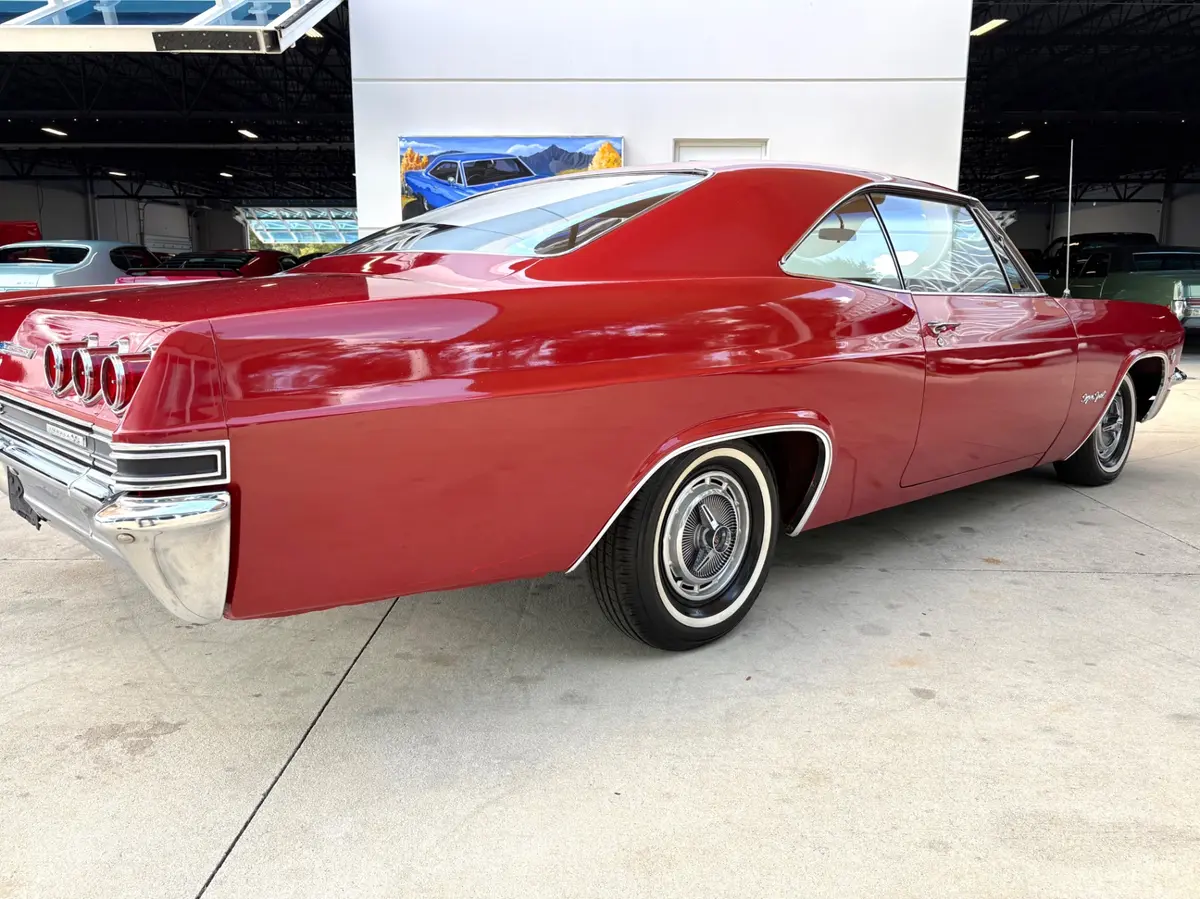 Vehicle photo 16