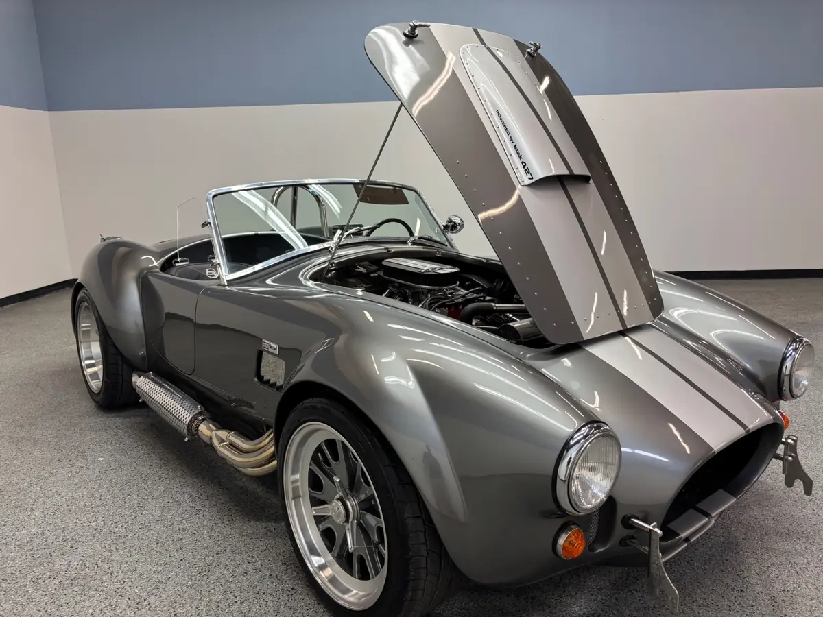 Vehicle photo 10