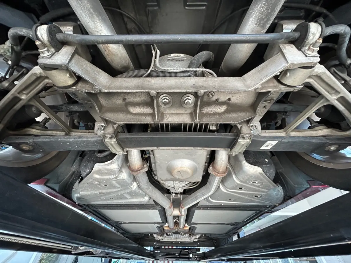 Vehicle photo 42