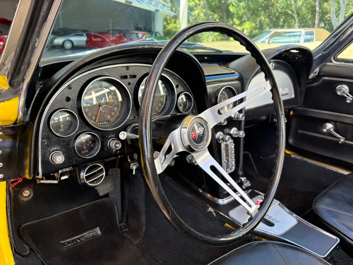 Vehicle photo 41
