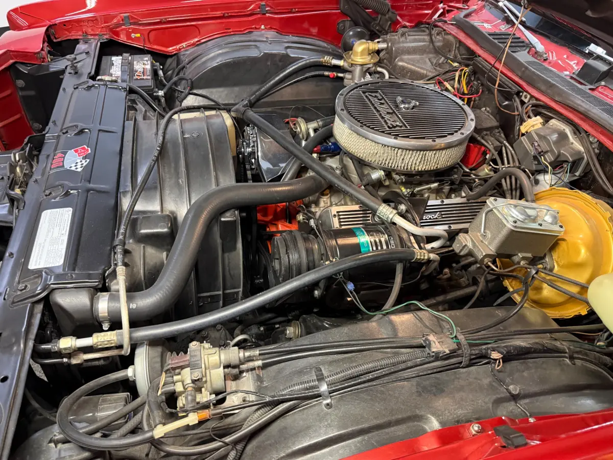 Vehicle photo 26