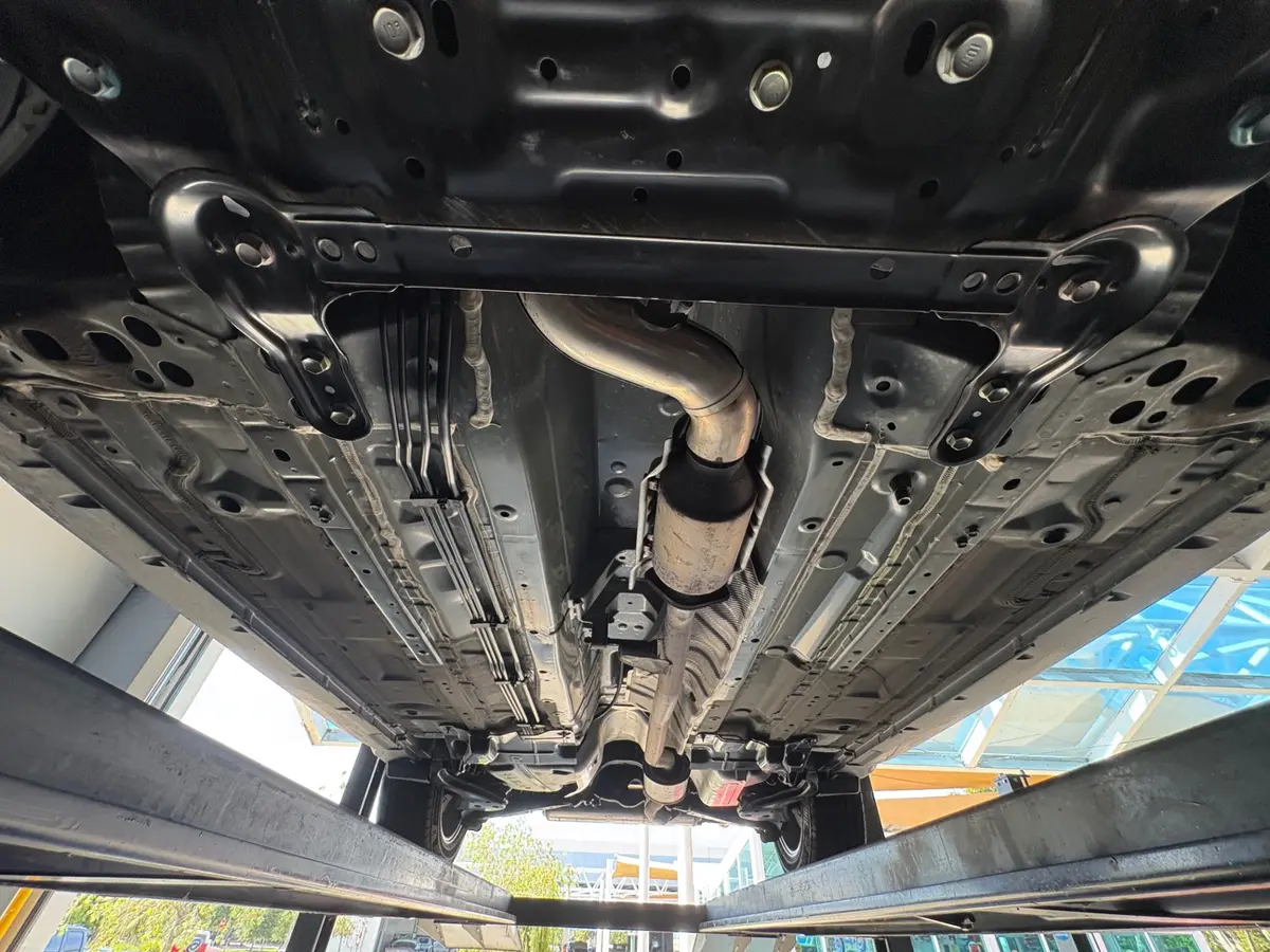 Vehicle photo 57