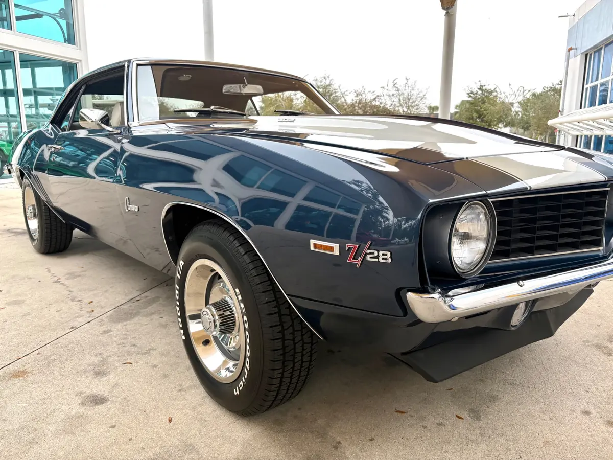 Vehicle photo 20