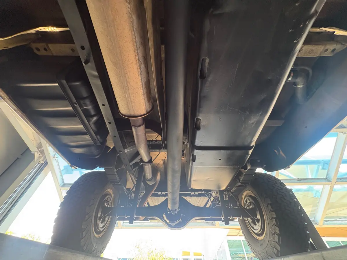 Vehicle photo 56