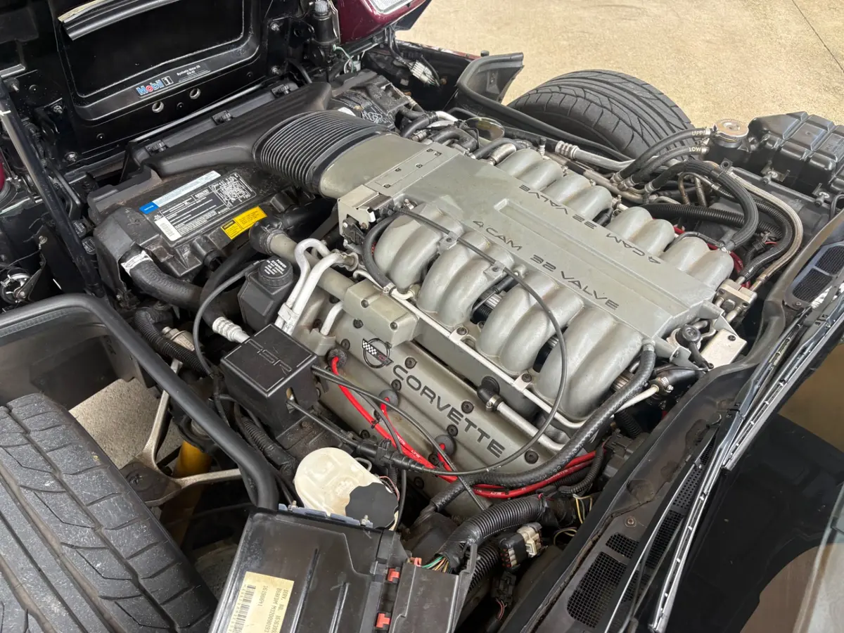 Vehicle photo 28