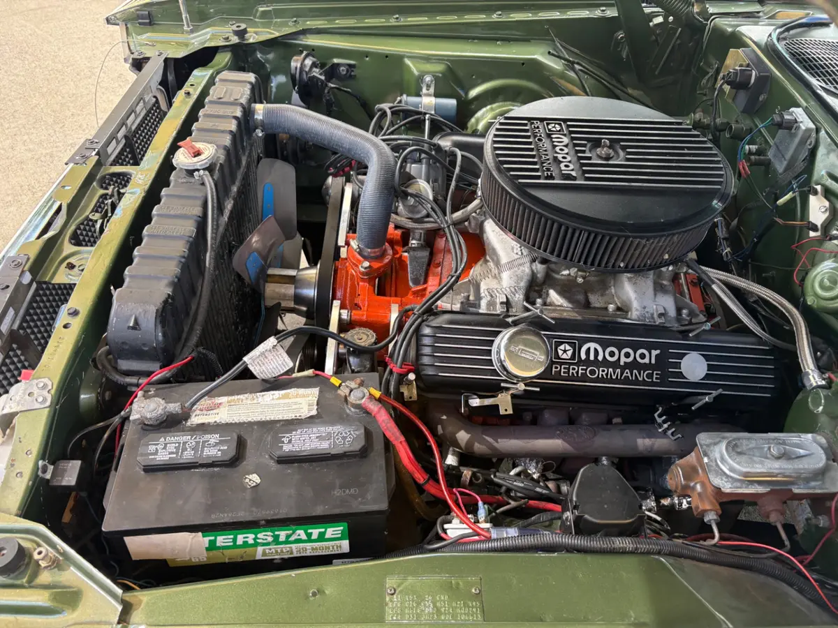 Vehicle photo 28