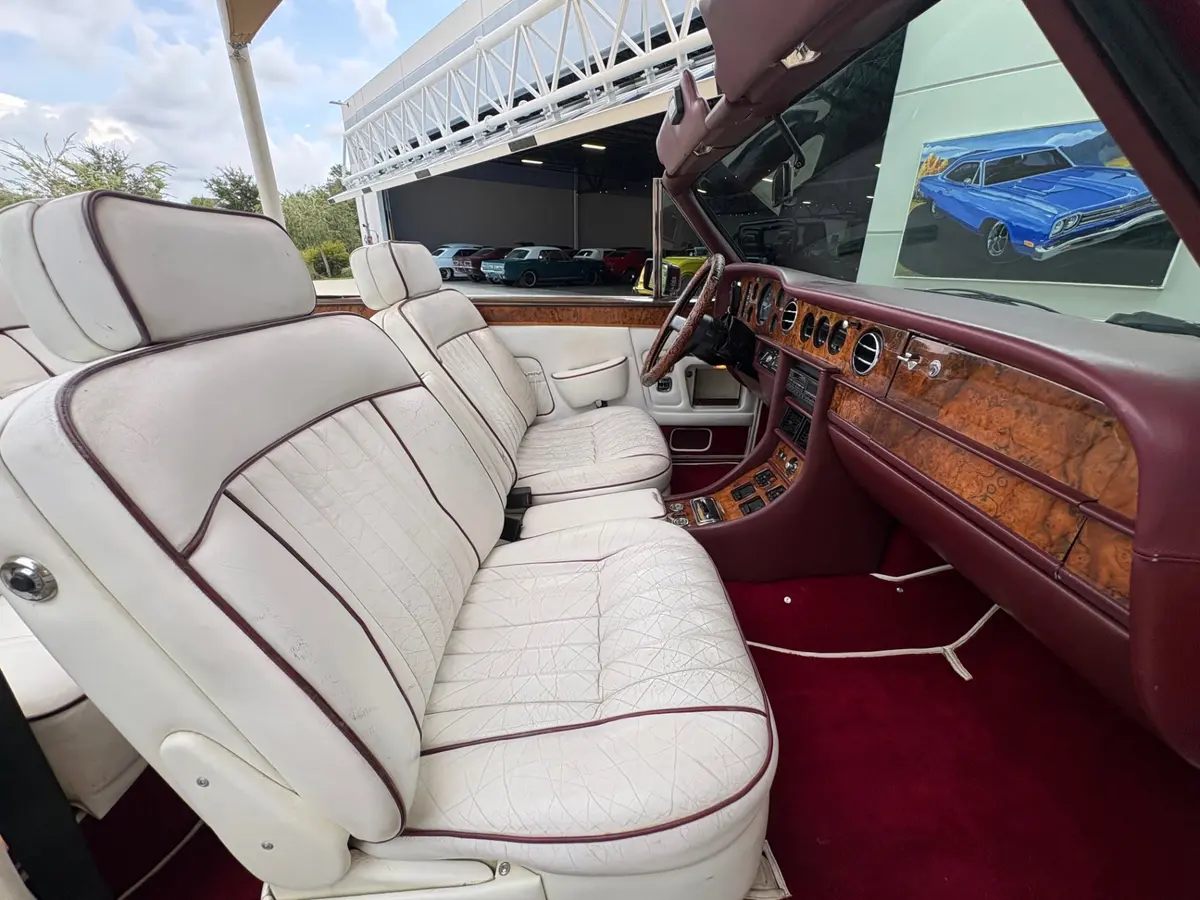 Vehicle photo 45