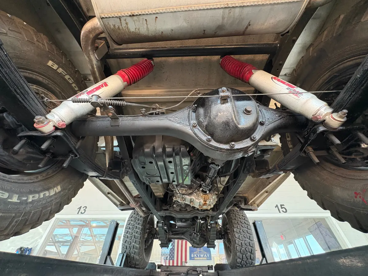 Vehicle photo 43