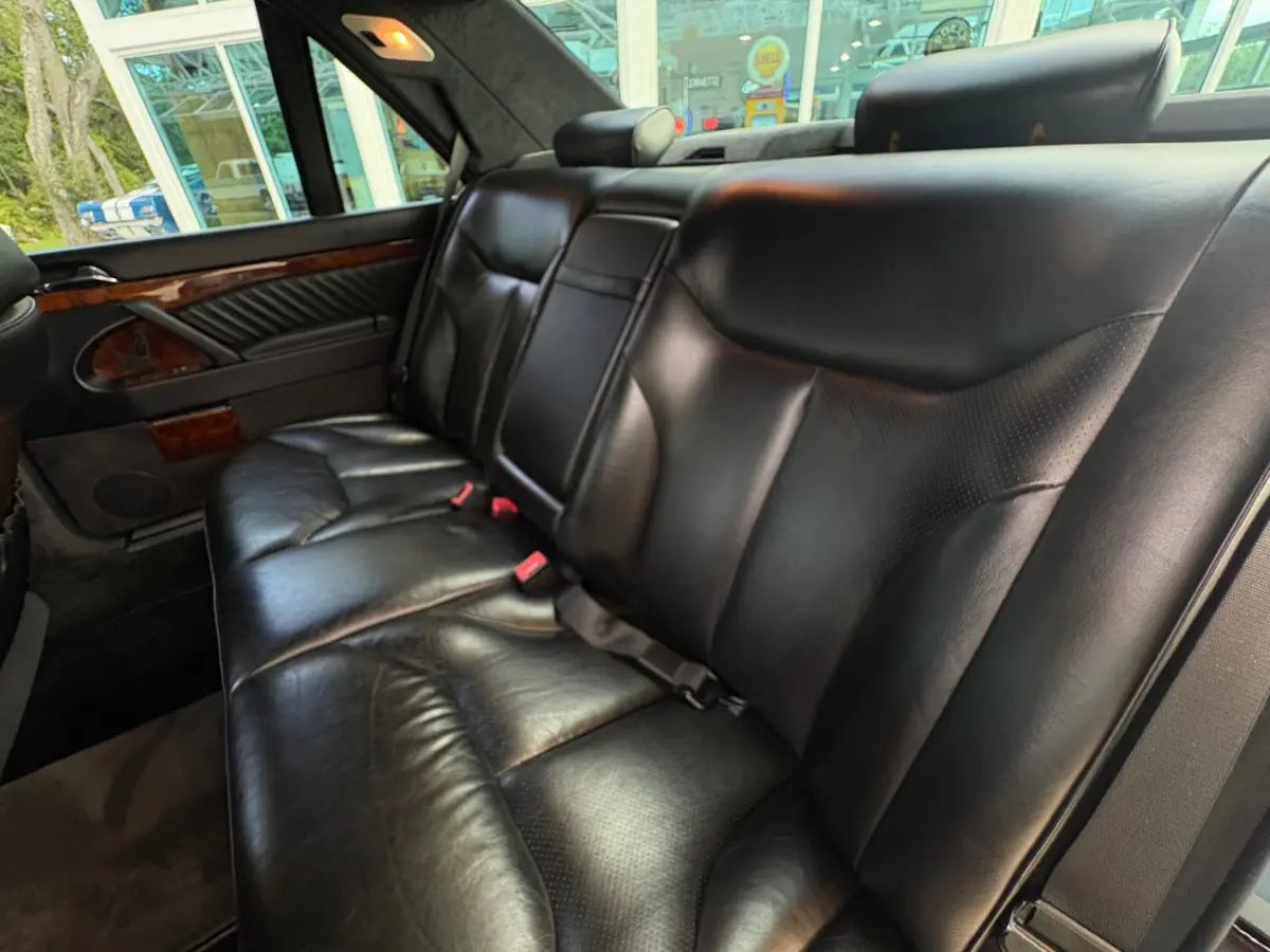 Vehicle photo 38