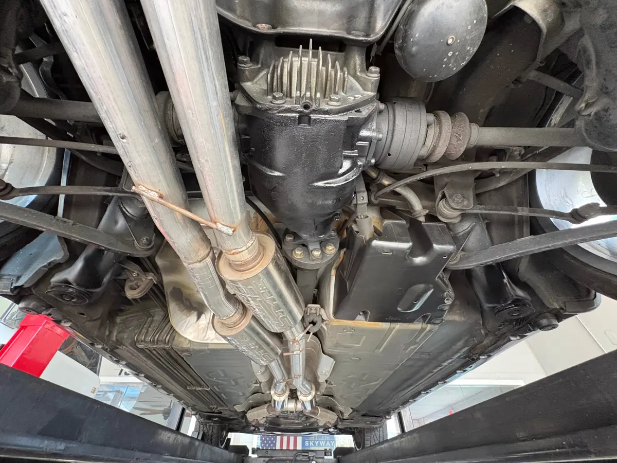 Vehicle photo 48
