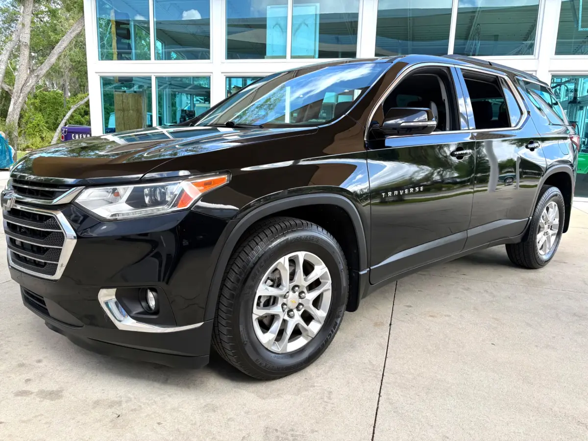 Vehicle photo 12