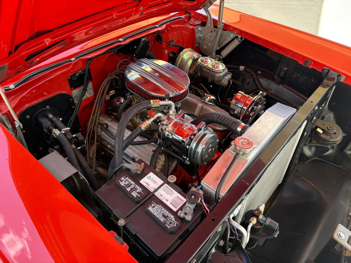 Vehicle photo 25