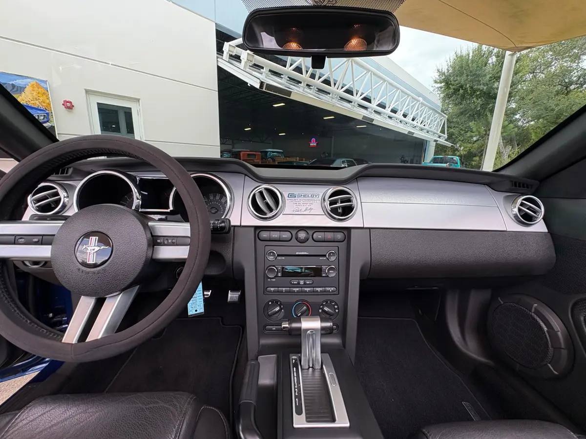 Vehicle photo 44