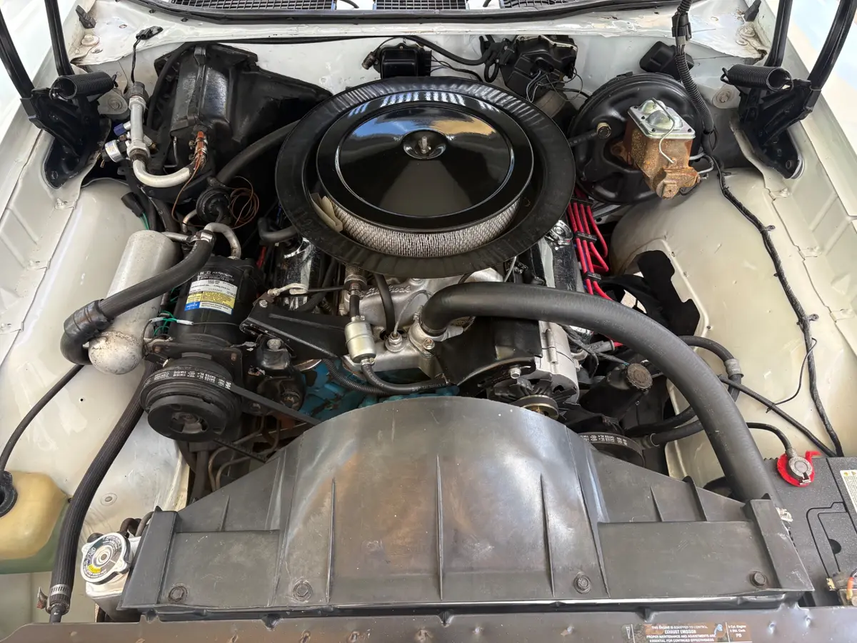 Vehicle photo 30