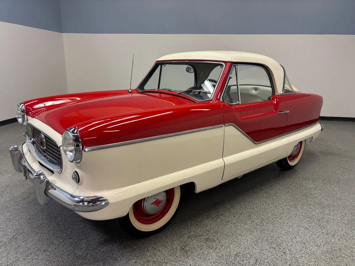 Vehicle photo 3