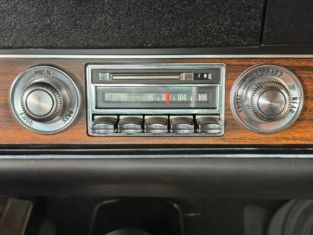 Vehicle photo 50