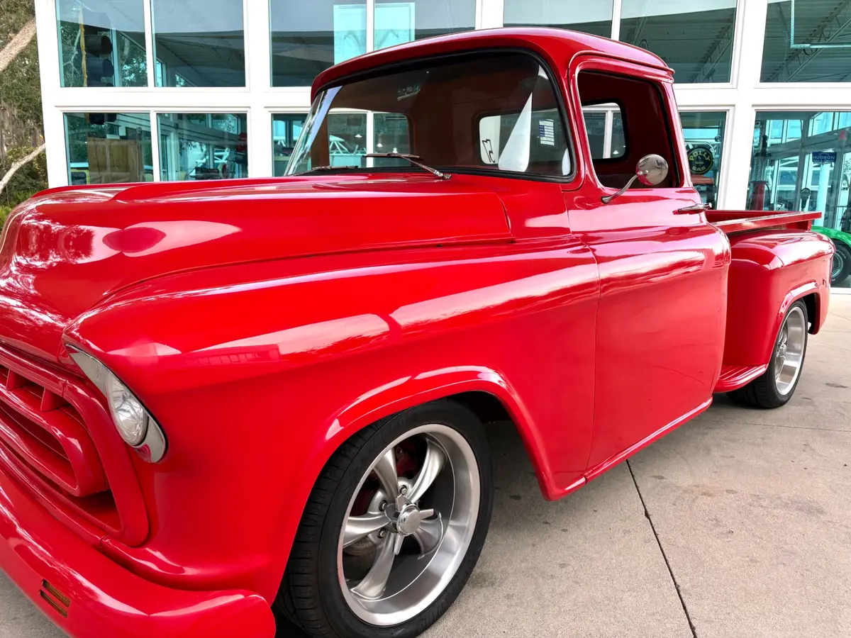 Vehicle photo 12