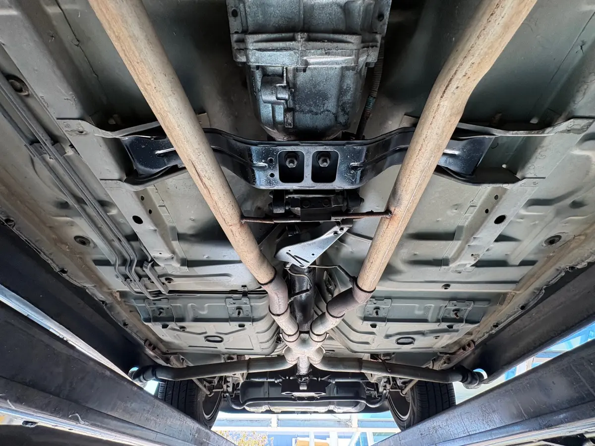 Vehicle photo 52