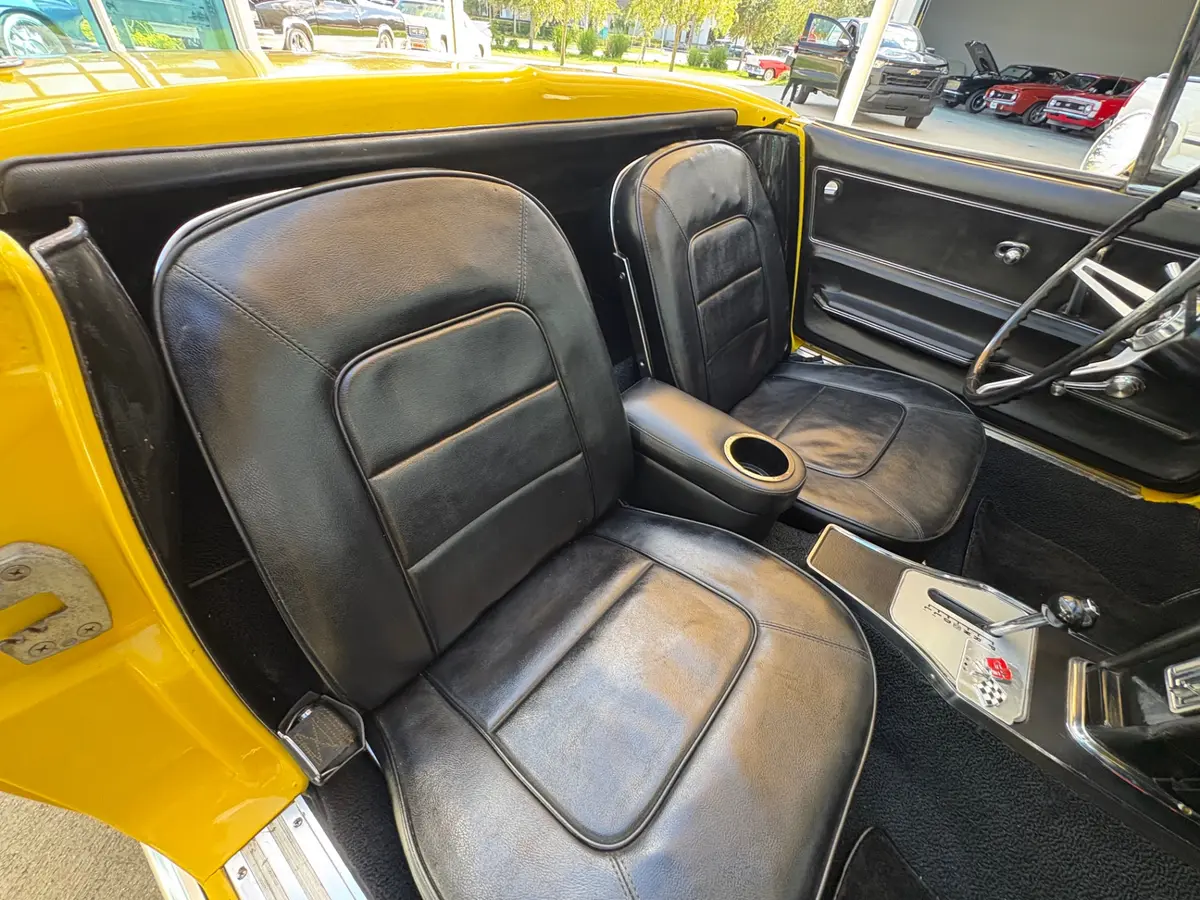 Vehicle photo 49