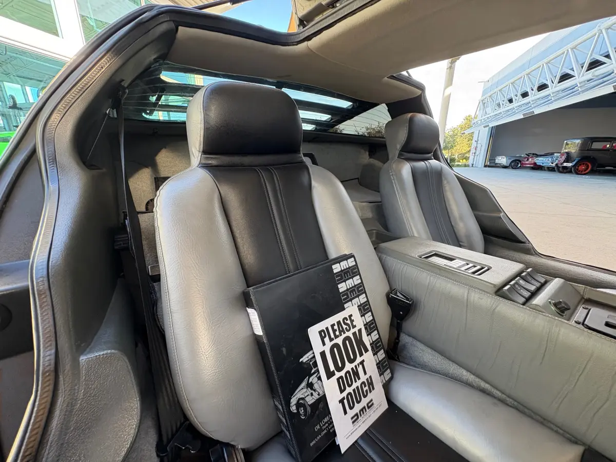 Vehicle photo 50