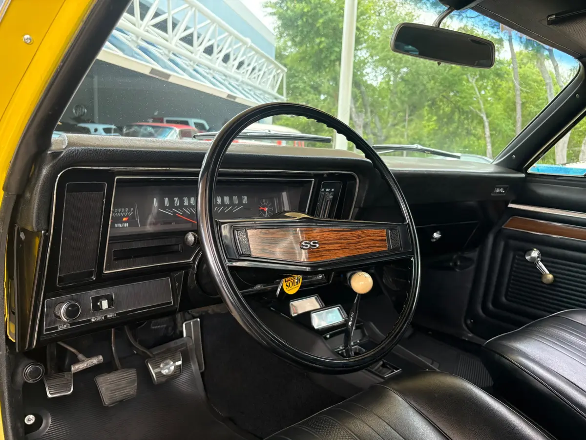 Vehicle photo 38