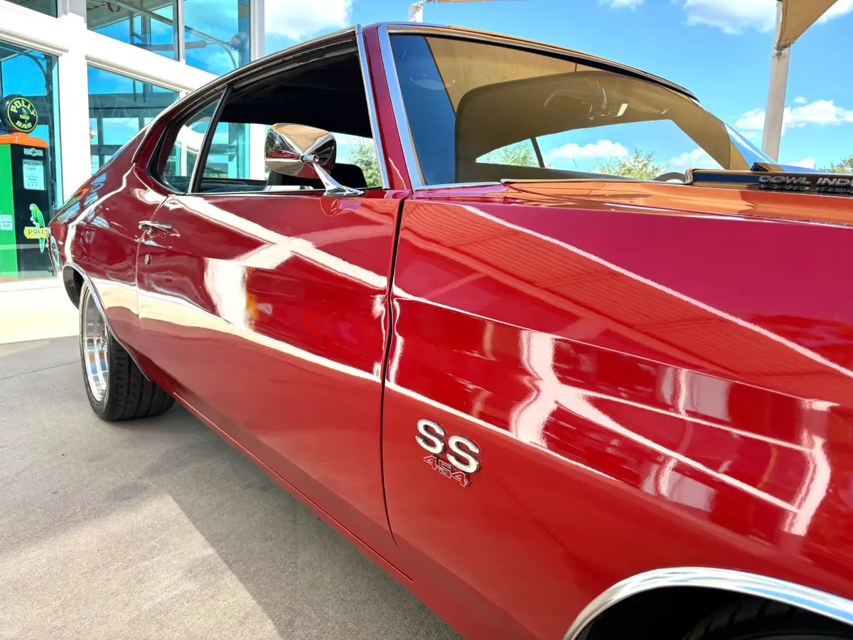 Vehicle photo 19