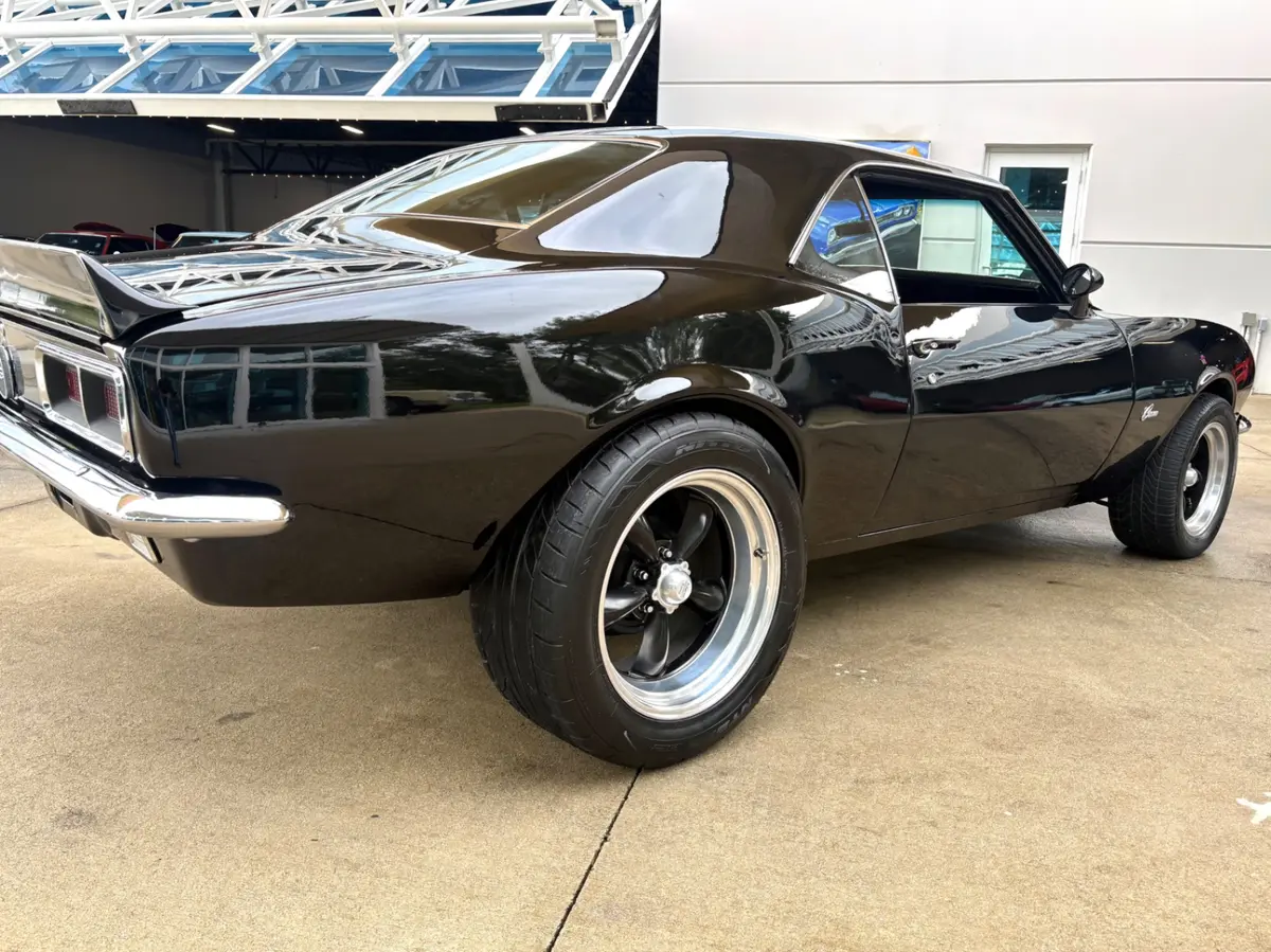 Vehicle photo 16