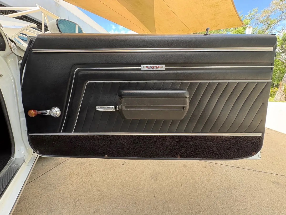 Vehicle photo 40