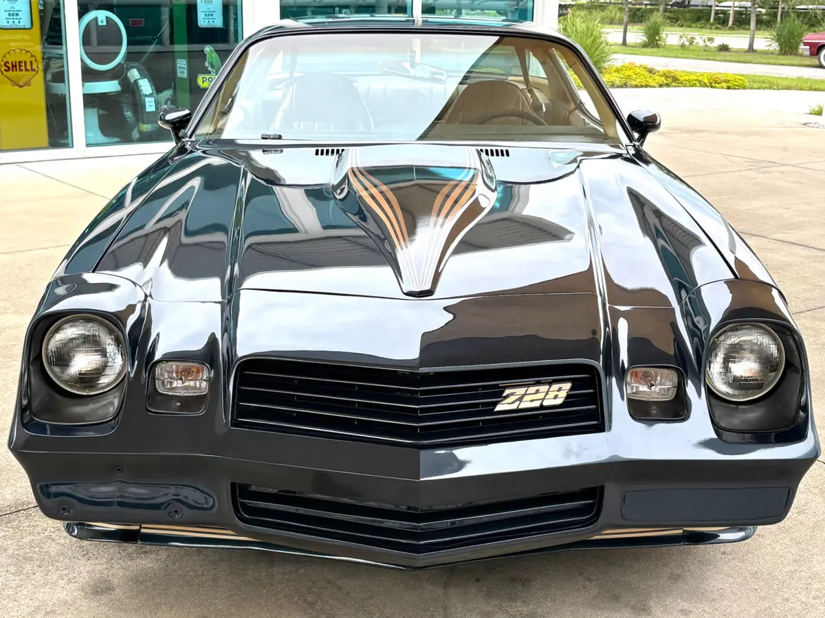 Vehicle photo 3