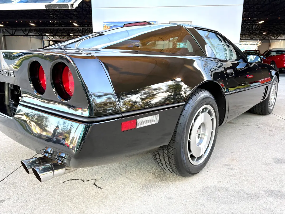 Vehicle photo 16