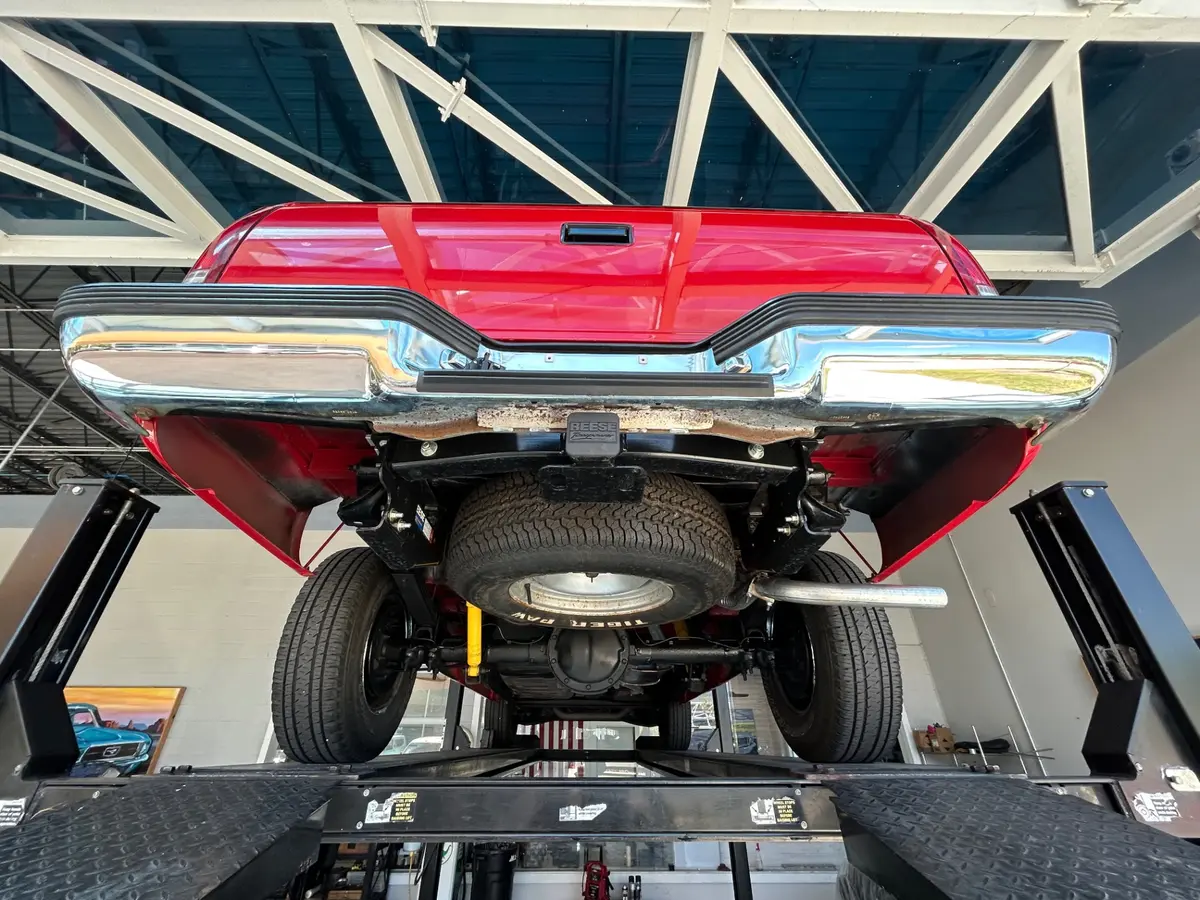 Vehicle photo 38