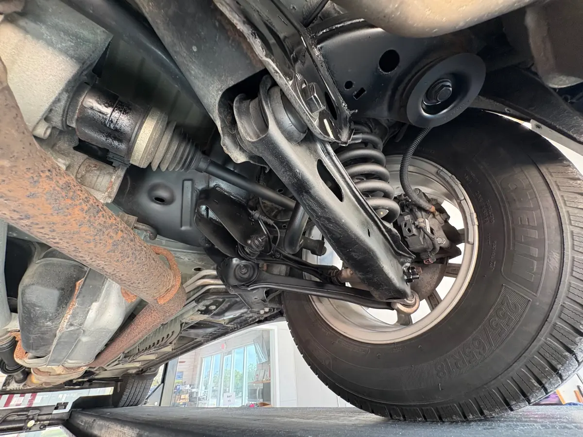 Vehicle photo 50
