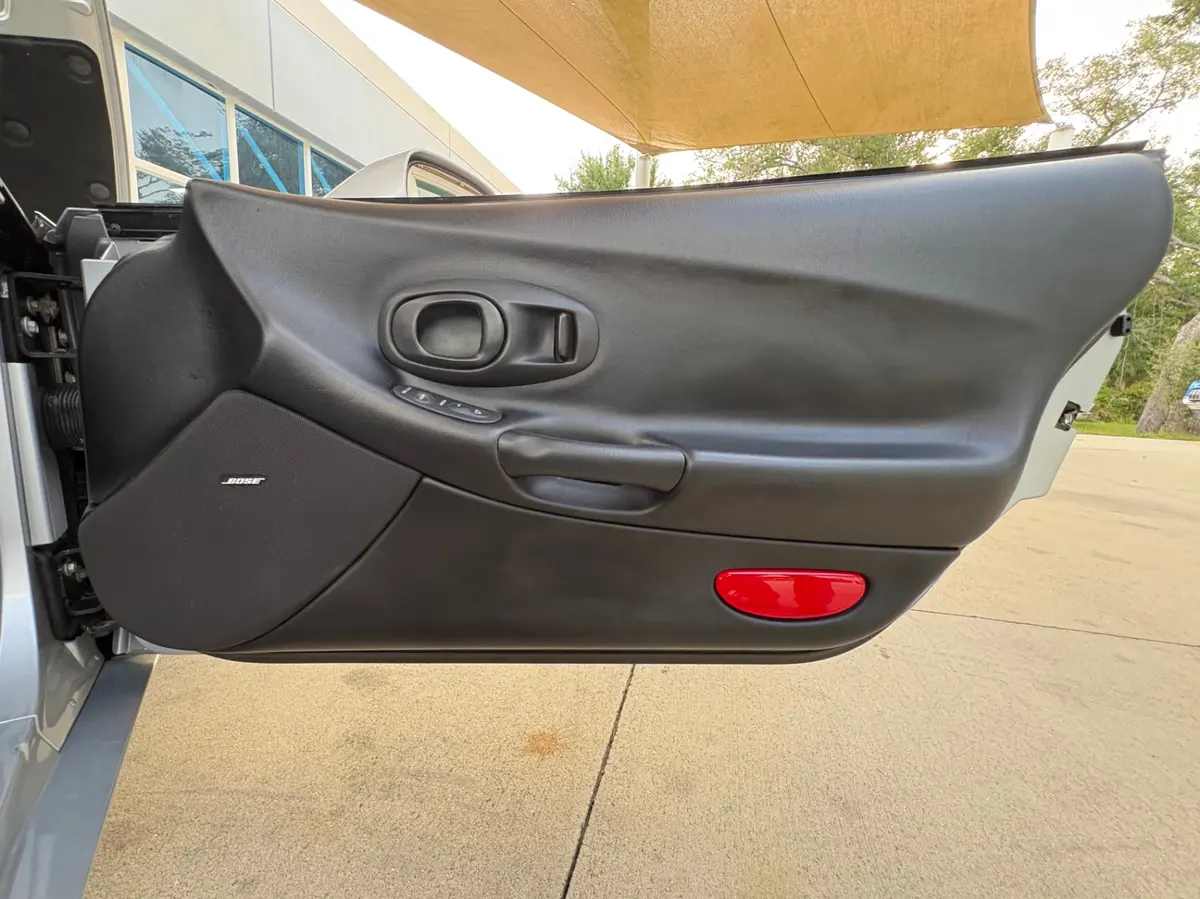 Vehicle photo 41