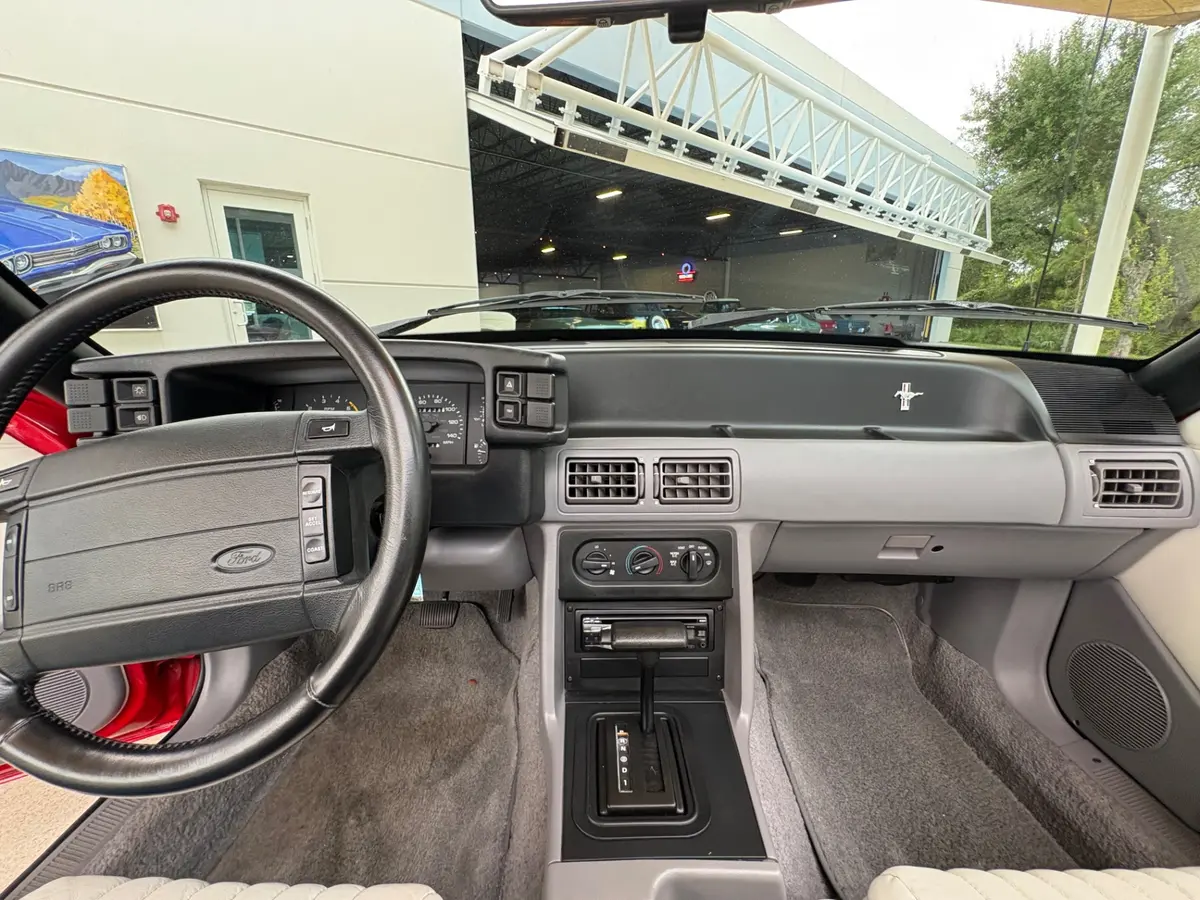 Vehicle photo 42