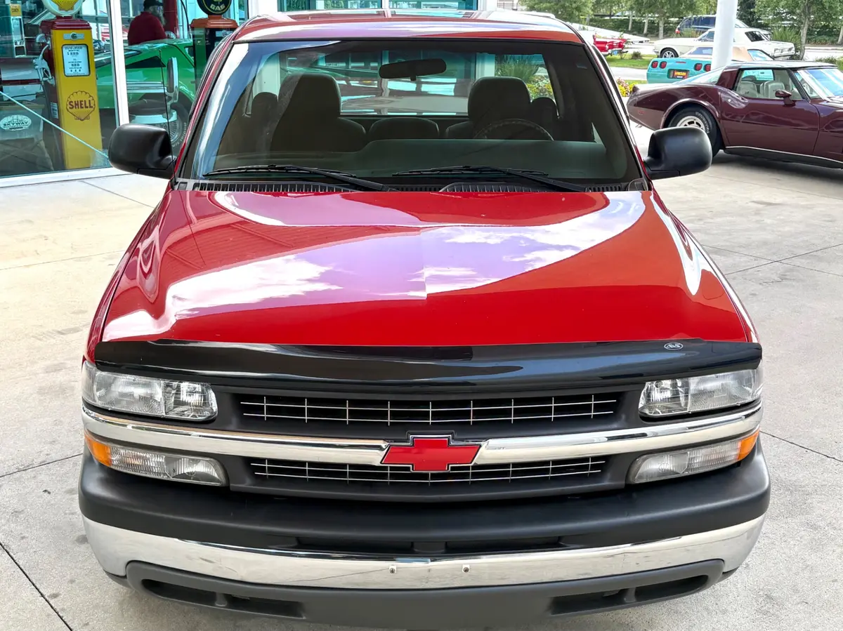 Vehicle photo 3