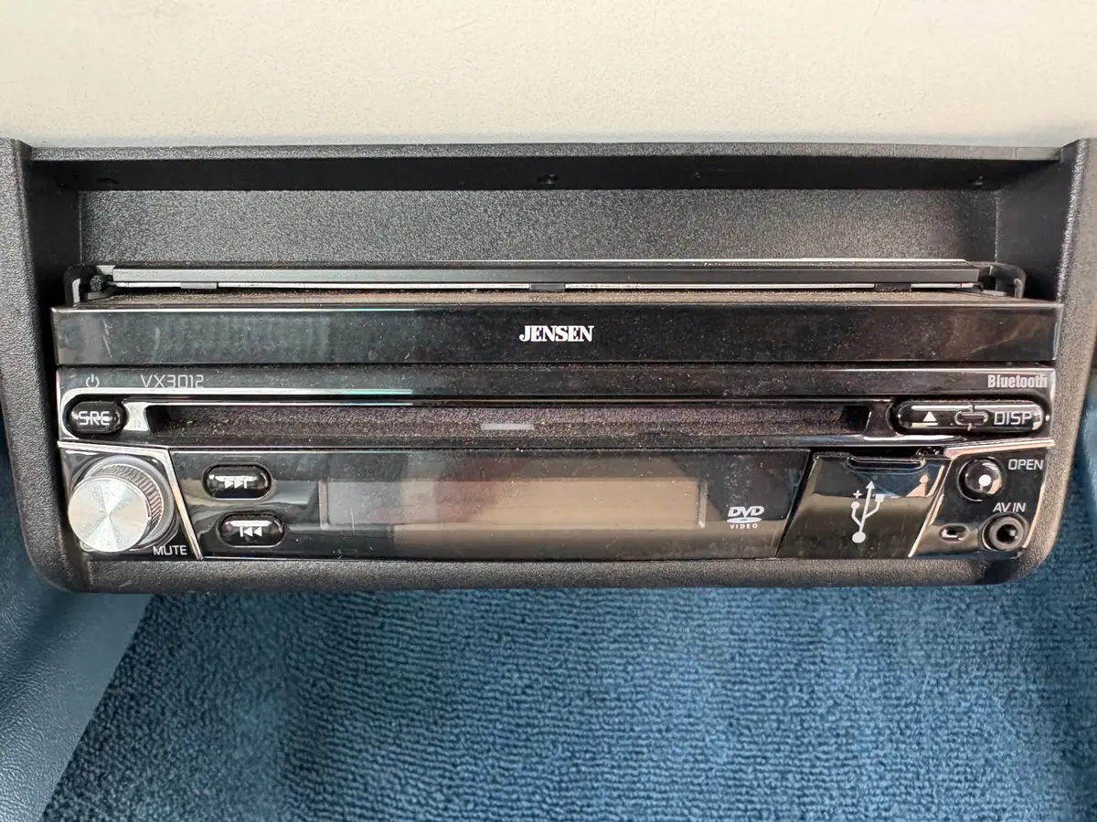 Vehicle photo 42