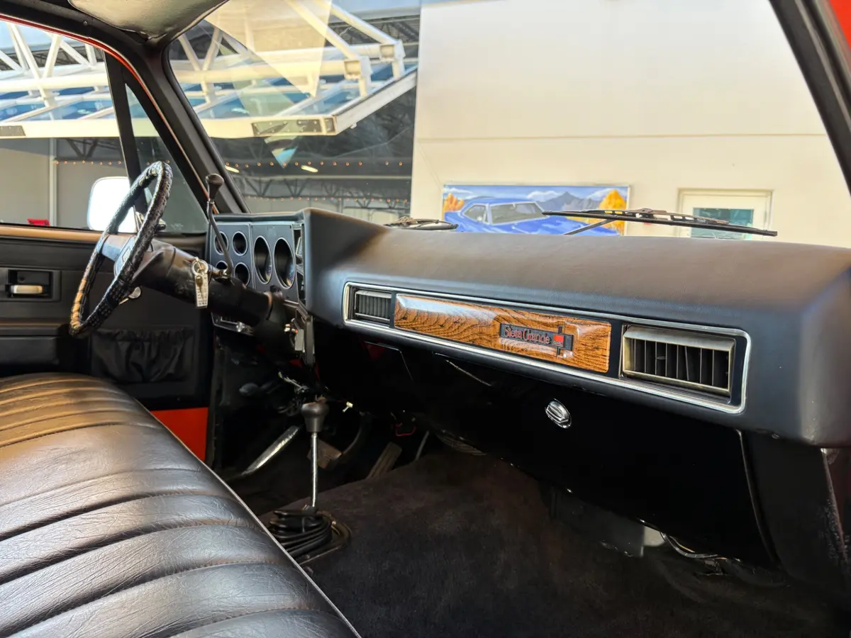 Vehicle photo 42