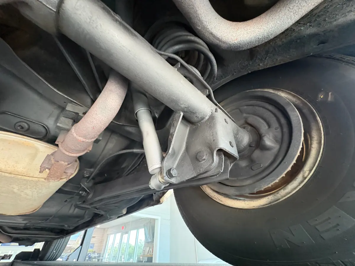Vehicle photo 46