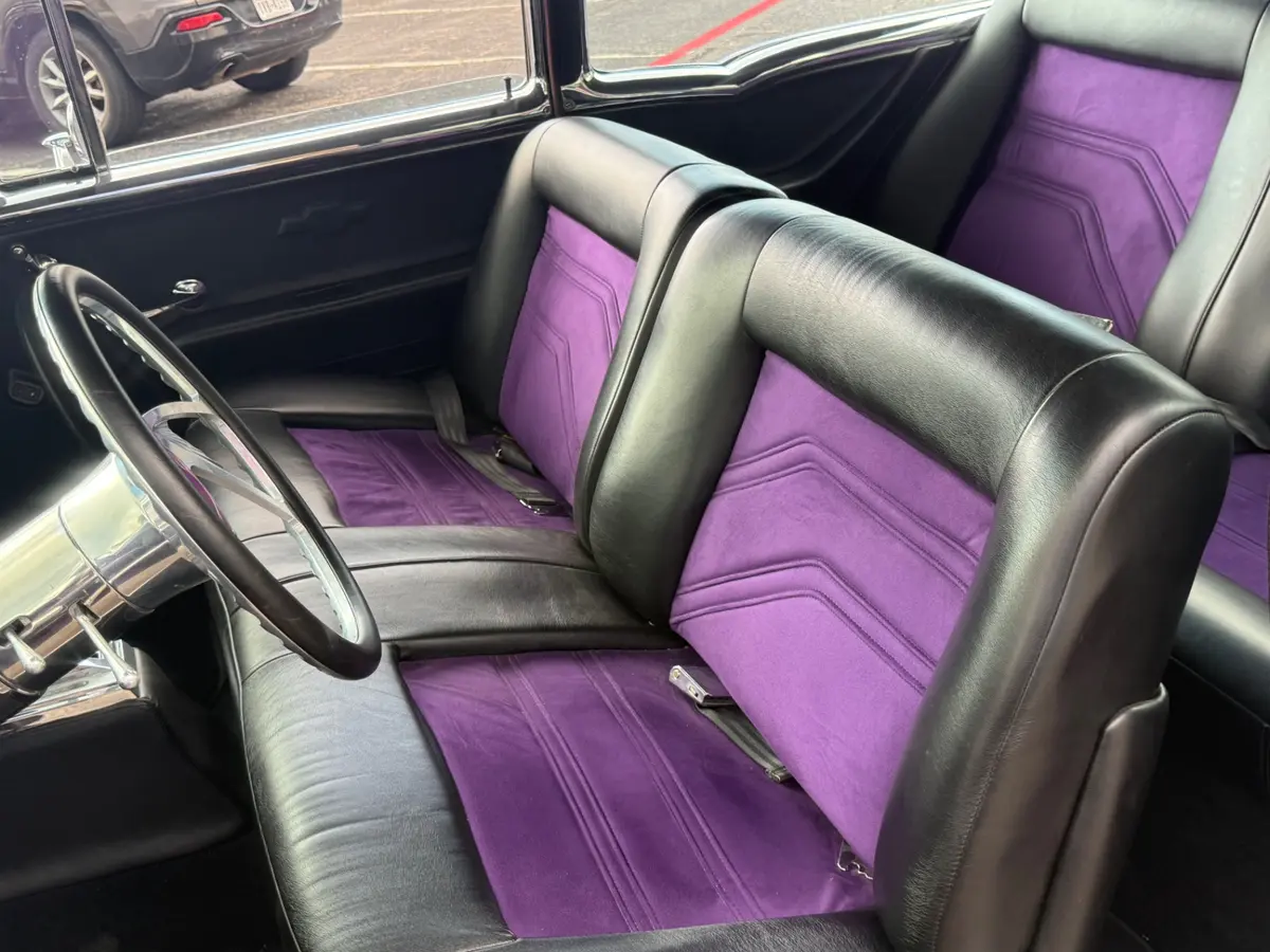 Vehicle photo 33
