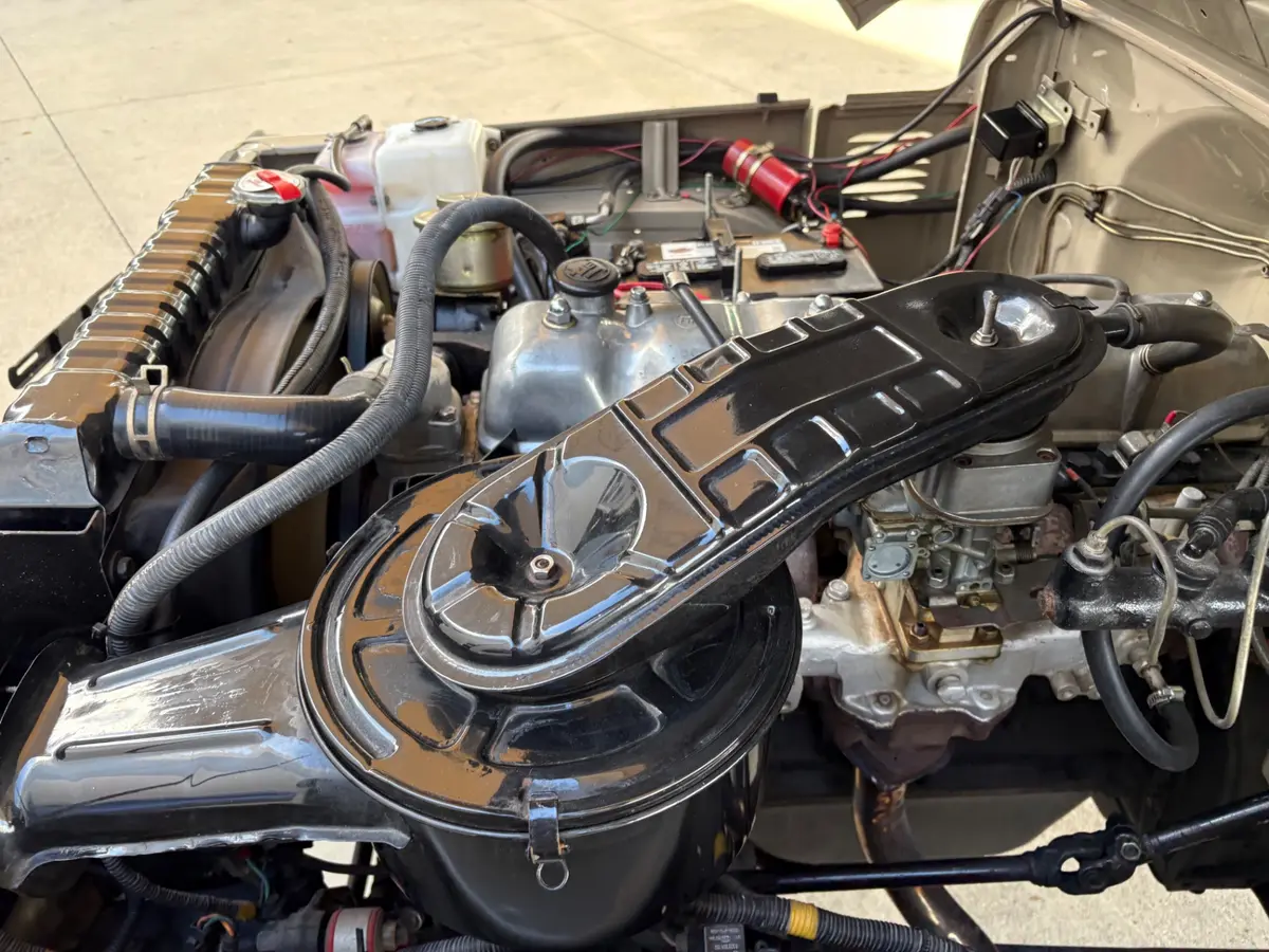 Vehicle photo 29
